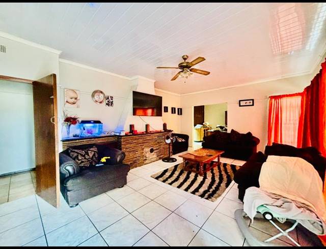 3 BEDROOM HOUSE FOR SALE IN VANDERBIJLPARK CE 2